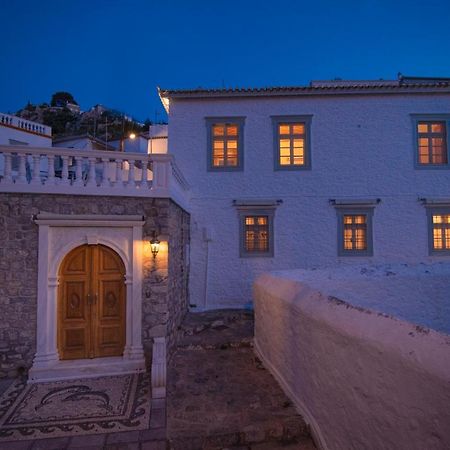 Antoinette Mansion Villa Hydra  Exteriör bild