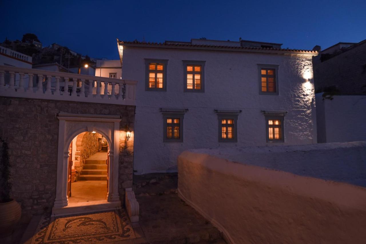 Antoinette Mansion Villa Hydra  Exteriör bild